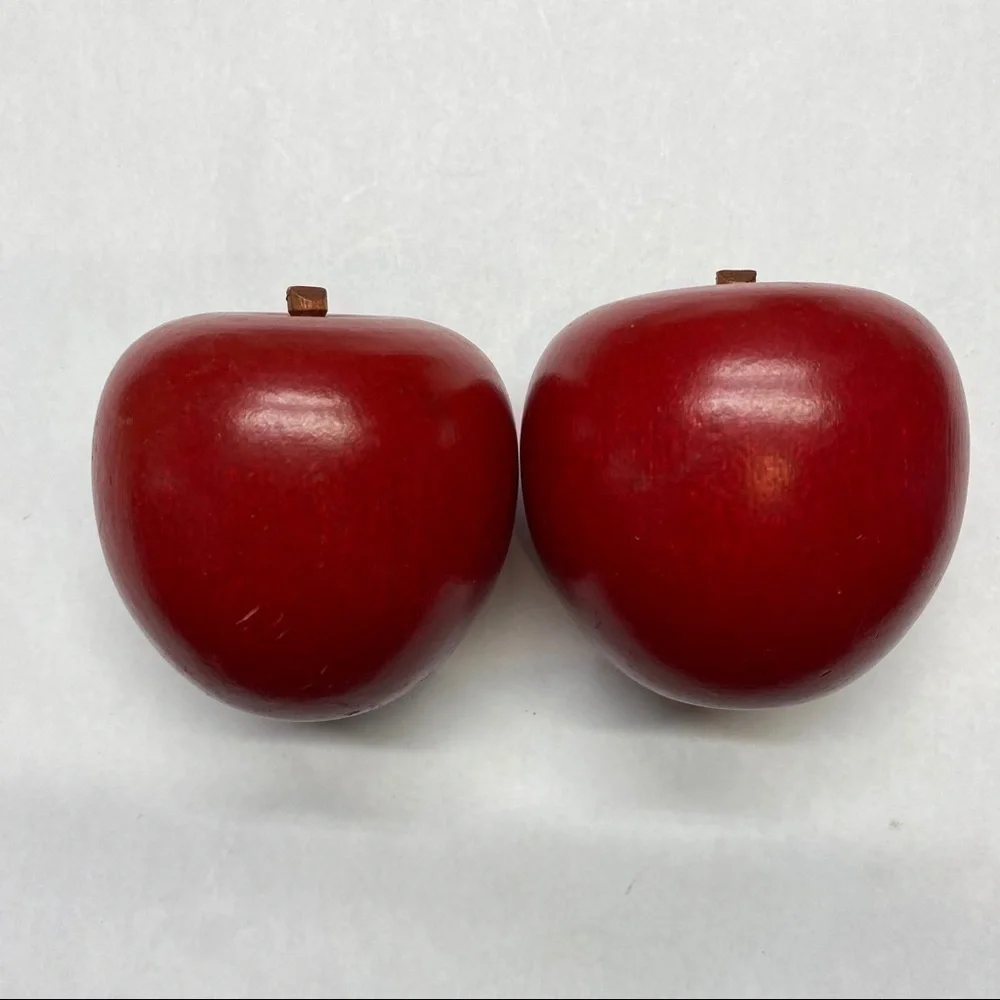 TABLEAU All About APPLES 14 curated vintage items